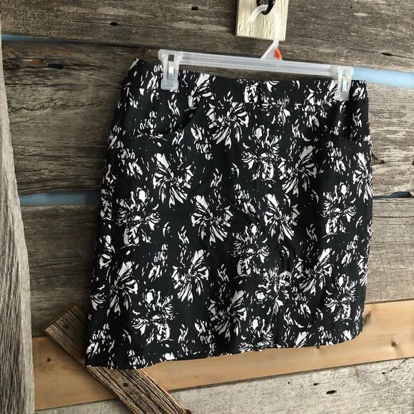 TRIBAL Size 14 Black/White Flat Front Skirt with Pockets - Picture 1 of 4